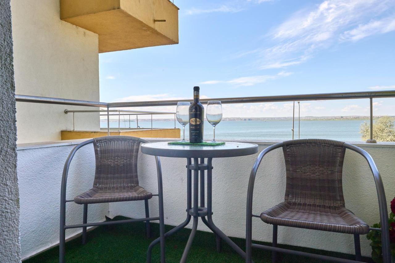 Alina Lake View Apartment Mamaia Luaran gambar
